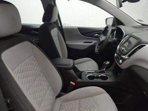 Used 2021 Chevrolet Equinox LS image 21