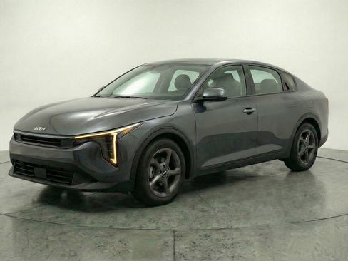 Used 2025 Kia K4 FWD image 3