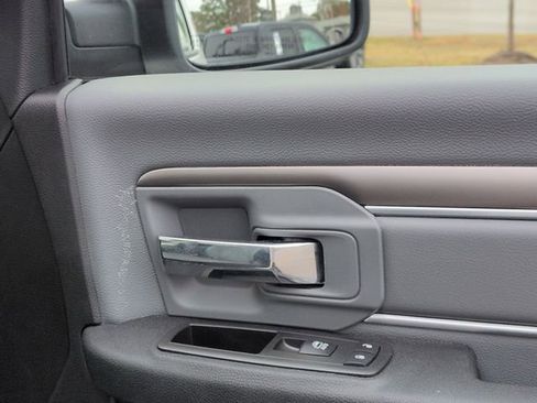 Used 2022 RAM 1500 Classic SLT image 46
