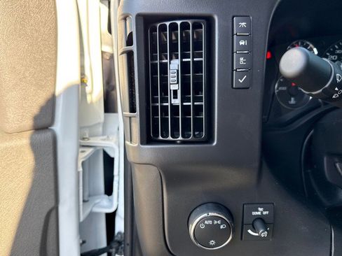 New 2025 Chevrolet Express 2500 image 18
