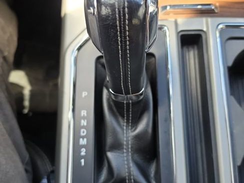 Used 2015 Ford F150 Lariat w/ Equipment Group 502A Luxury AWD/4WD image 29