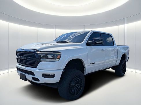 Used 2022 RAM 1500 Laramie AWD/4WD image 8
