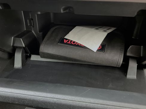 Used 2025 Toyota Tacoma SR5 image 33