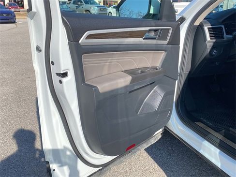 Used 2022 Volkswagen Atlas SE image 18