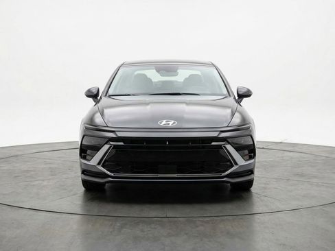 Used 2025 Hyundai Sonata SEL FWD image 2