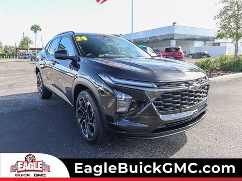 Used 2024 Chevrolet Trax RS w/ Sunroof Package FWD image 1