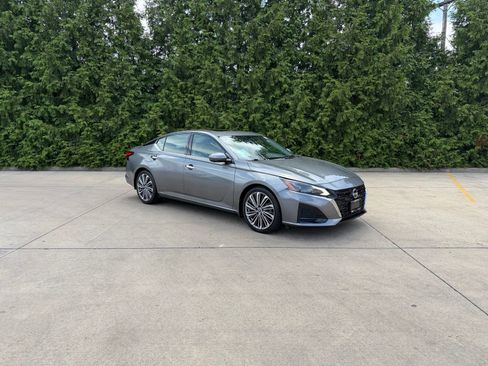 Used 2023 Nissan Altima 2.5 SL FWD image 7