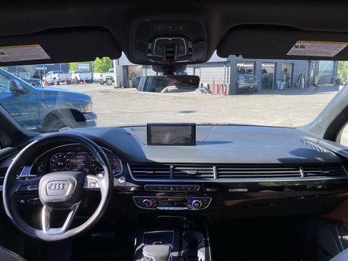 Used 2019 Audi Q7 3.0T Prestige w/ Prestige Package AWD/4WD image 13