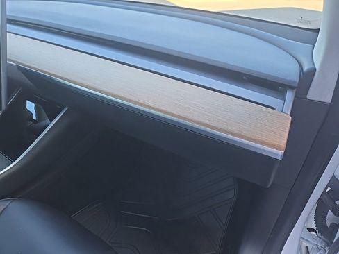 Used 2020 Tesla Model 3 Standard Range Plus image 52