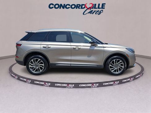 Used 2021 Lincoln Corsair AWD w/ Equipment Group 101A image 7