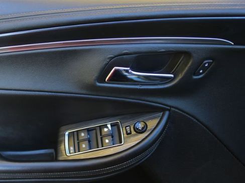 Used 2019 Chevrolet Impala LT FWD image 7