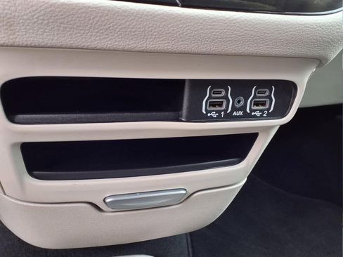Used 2024 Chrysler Pacifica Touring-L FWD image 22