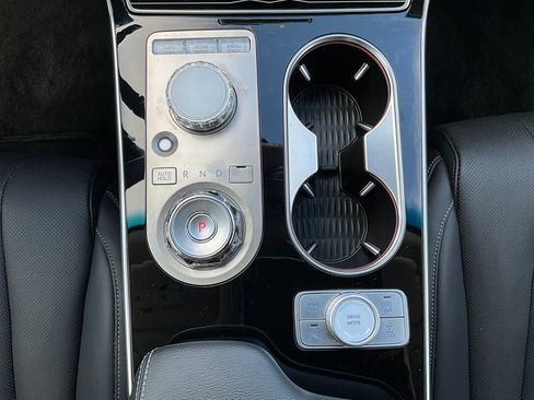 Used 2025 Genesis GV80 2.5T image 25