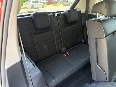 Used 2019 Volkswagen Tiguan SE FWD image 16