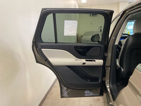 New 2026 Lincoln Aviator AWD image 8