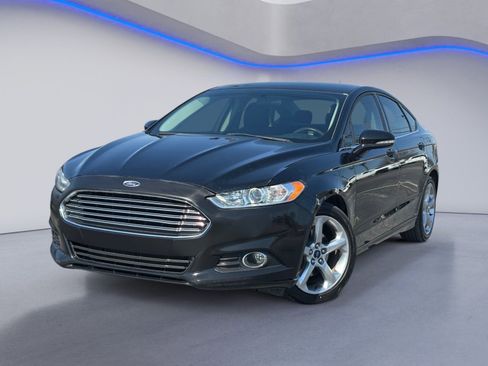 Used 2016 Ford Fusion SE w/ Equipment Group 201A image 1