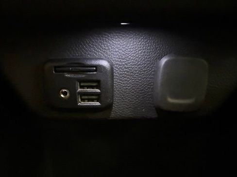 Used 2021 Chevrolet Traverse RS image 34