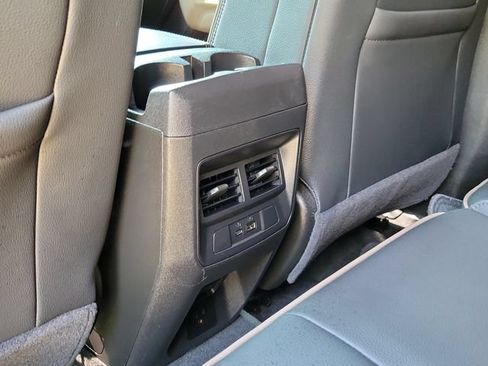 Used 2025 GMC Canyon Denali AWD/4WD image 9