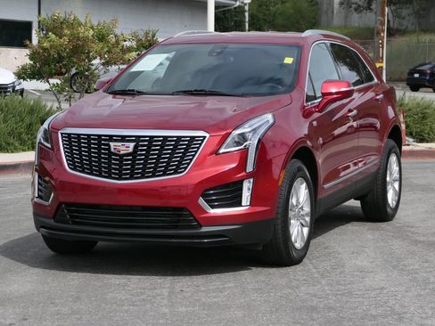 Used 2022 Cadillac XT5 Luxury w/ LPO, Floor Liner Package FWD image 7
