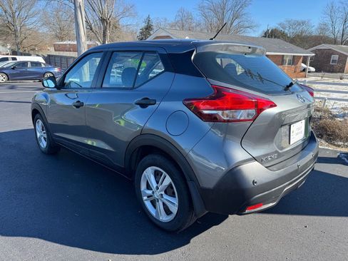 Used 2020 Nissan Kicks S image 7