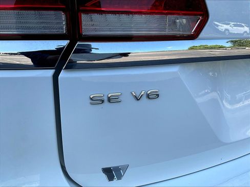 Used 2021 Volkswagen Atlas SE w/ Towing Package FWD image 24