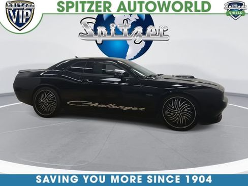 Used 2017 Dodge Challenger R/T Plus RWD image 2
