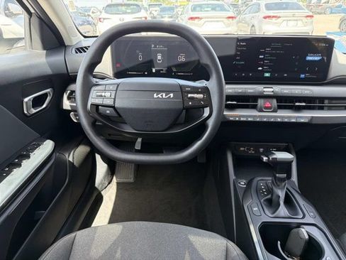 Used 2025 Kia K4 FWD image 22