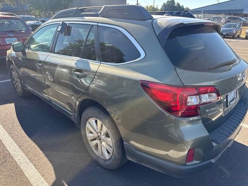 Used 2015 Subaru Outback 2.5i Premium AWD/4WD image 2