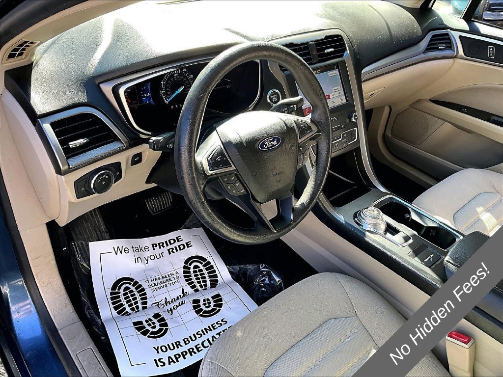 Used 2019 Ford Fusion SE FWD image 12