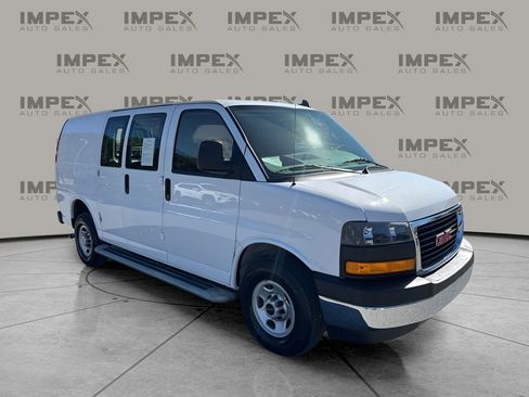 Used 2023 GMC Savana 2500 w/ Driver Convenience Package image 7
