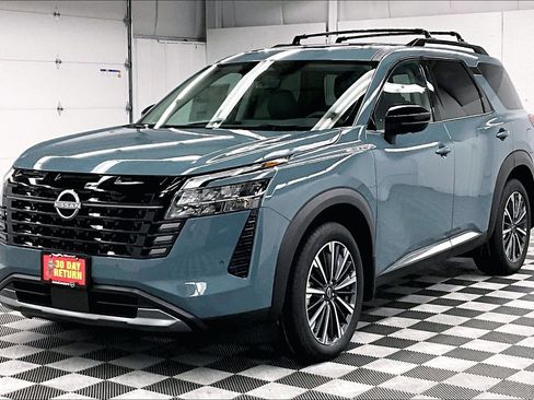 New 2026 Nissan Pathfinder Platinum AWD/4WD image 3