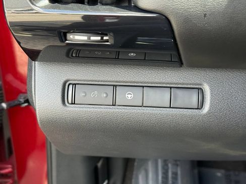 Used 2023 Nissan Pathfinder SV AWD/4WD image 23