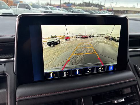 Used 2022 Chevrolet Suburban RST w/ Luxury Package image 39