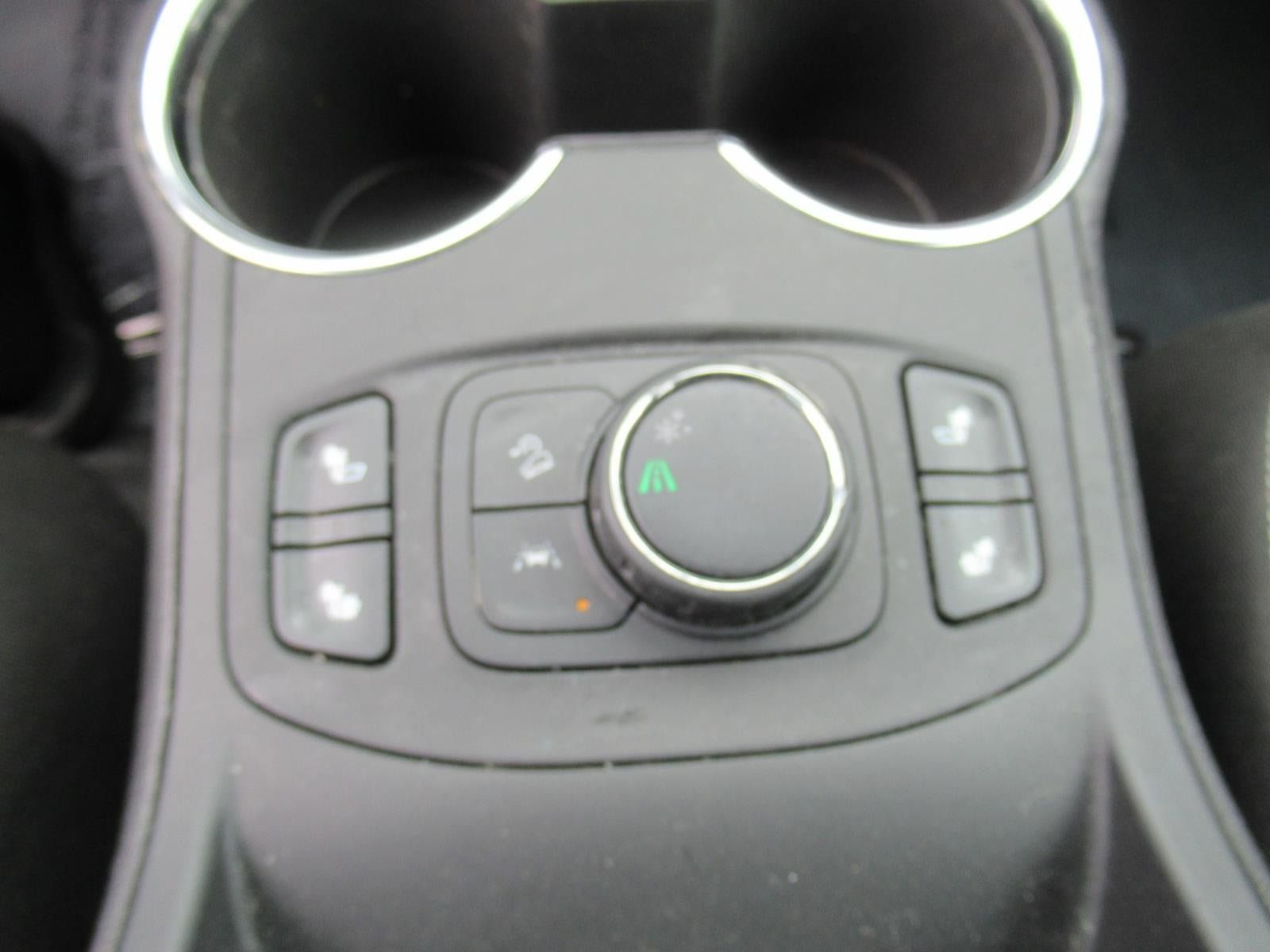 Used 2024 GMC Terrain SLE w/ Driver Convenience Package FWD image 26
