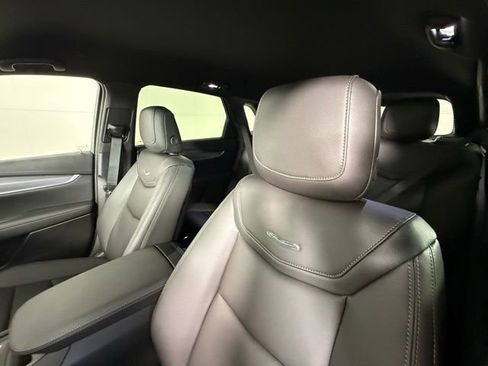 New 2026 Cadillac XT5 Luxury image 14