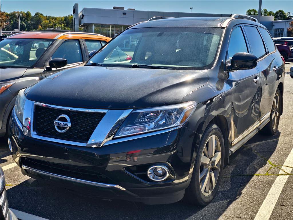 Used 2016 Nissan Pathfinder Platinum AWD/4WD image 2