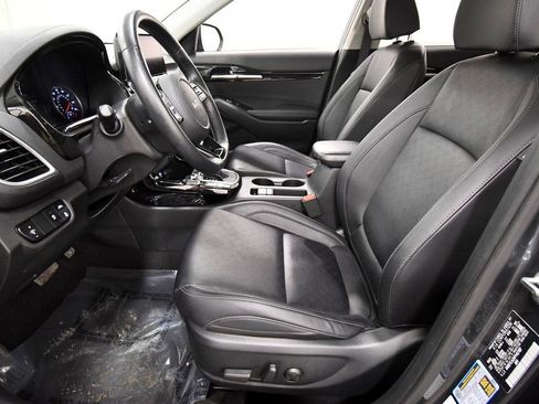 Certified 2023 Kia Seltos SX w/ SX Sunroof Package image 14