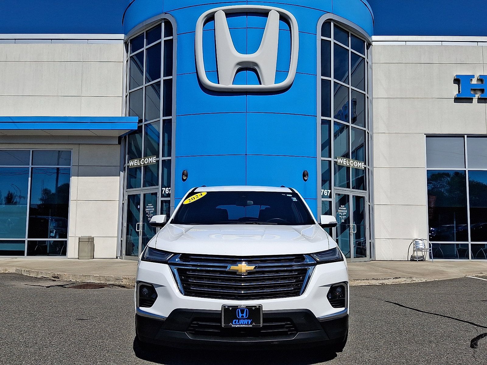 Used 2023 Chevrolet Traverse LT AWD/4WD image 2