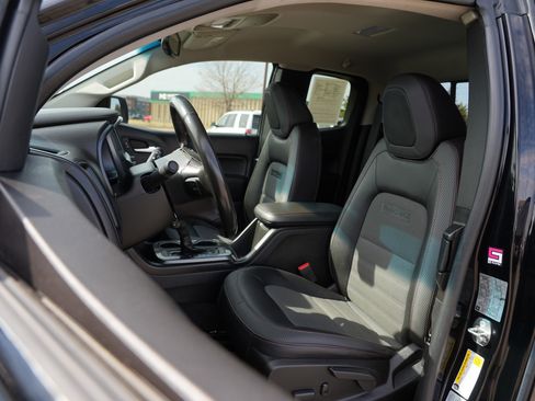 Used 2017 GMC Canyon SLE w/ All Terrain X Package image 18