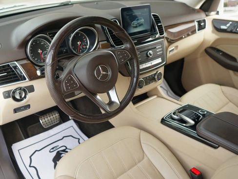 Used 2019 Mercedes-Benz GLE 400 4MATIC image 16