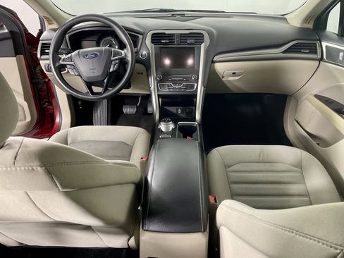 Used 2018 Ford Fusion SE w/ Fusion SE Technology Package image 25