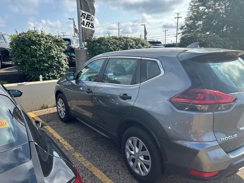 Used 2020 Nissan Rogue S FWD image 2
