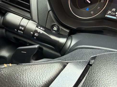 Used 2022 Subaru Crosstrek 2.5i Sport w/ Moonroof Package image 22