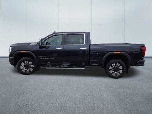 Used 2024 GMC Sierra 3500 Denali w/ Technology Package image 4