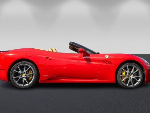 Certified 2014 Ferrari California image 2