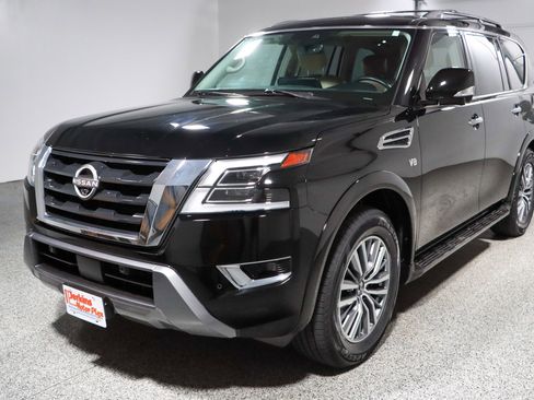 Used 2022 Nissan Armada SL w/ Captain's Chairs Package AWD/4WD image 35