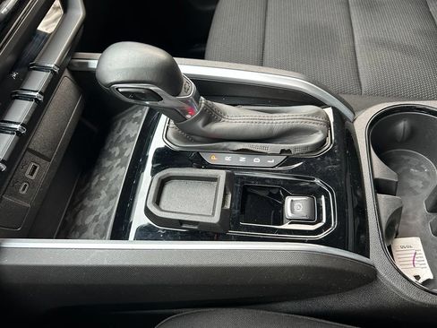 Used 2023 Chevrolet Colorado LT w/ LT Convenience Package RWD image 34