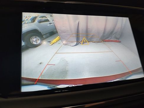 Used 2018 Buick Enclave Essence image 33