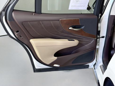 Used 2020 Lexus LS 500 RWD image 25