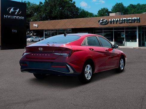 New 2025 Hyundai Elantra SE image 7